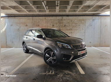 Peugeot - 5008