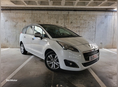 Peugeot - 5008