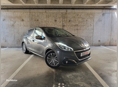 Peugeot - 208