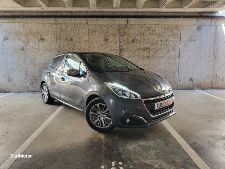 Peugeot 208 Style foto miniatura
