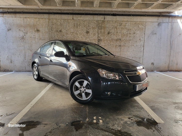 Chevrolet Cruze LS + foto miniatura