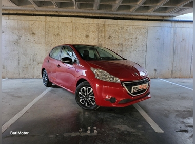 Peugeot - 208